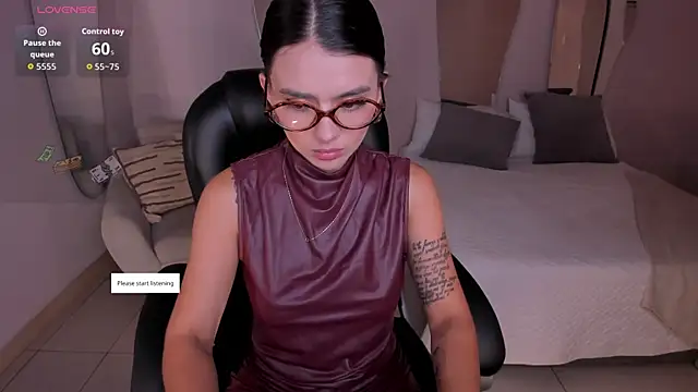 JulietteMoreau online show from 26, 4, 2026