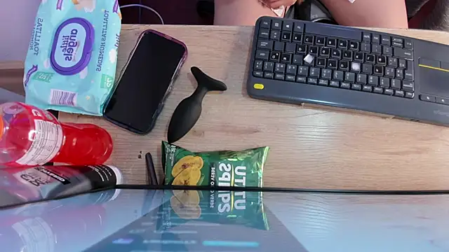 Snapshot of BarbieHannaB_ chatting on 4, 3, 2026 BarbieHannaB online show from 4, 3, 2026