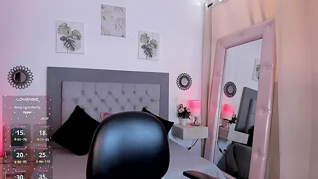 julietha Vega online show from 20, 4, 2026