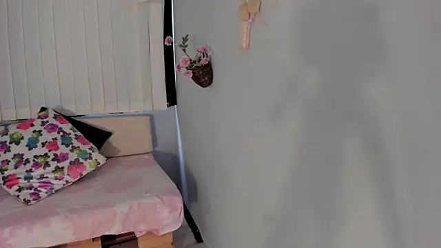 Amber Novoa online show from 4, 3, 2026