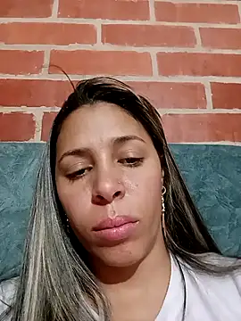 Snapshot of kiki_milu chatting on 1, 5, 2026 kiki milu online show from 1, 5, 2026