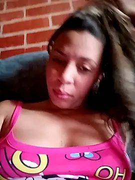 Snapshot of kiki_milu chatting on 7, 5, 2026 kiki milu online show from 7, 5, 2026