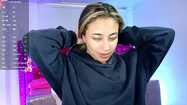 amy ker m online show from 17, 4, 2026