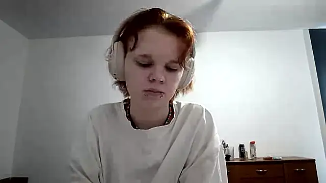 CurlaPettyBom online show from 7, 3, 2026