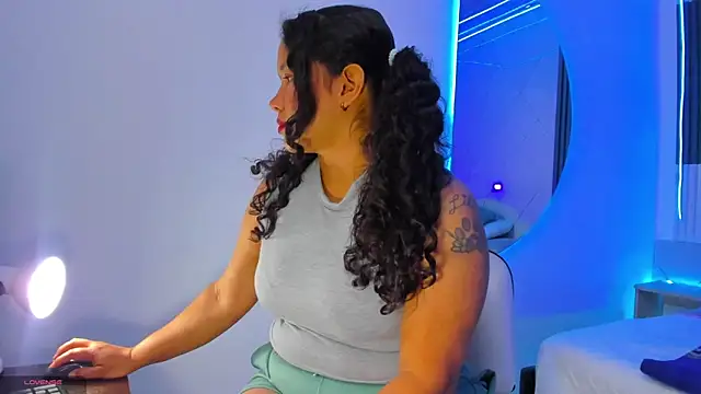 Leila rossi online show from 5, 3, 2026