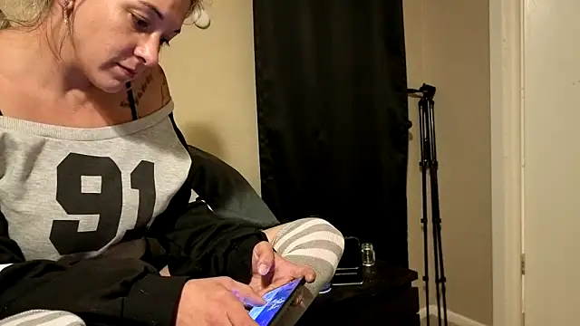 MissBella0969 online show from 23, 4, 2026