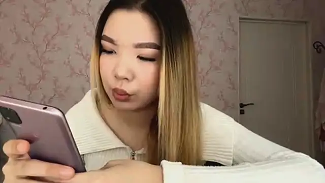 Elina Mottel online show from 13, 3, 2026