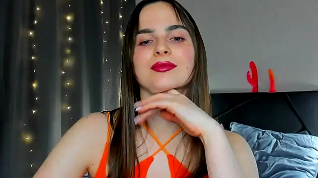 megann fox2 online show from 19, 4, 2026