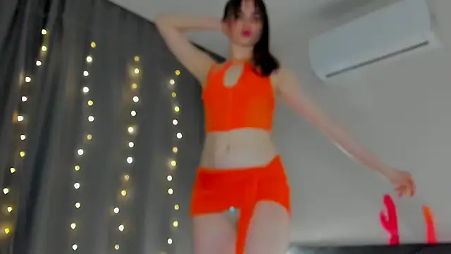 megann fox2 online show from 26, 4, 2026