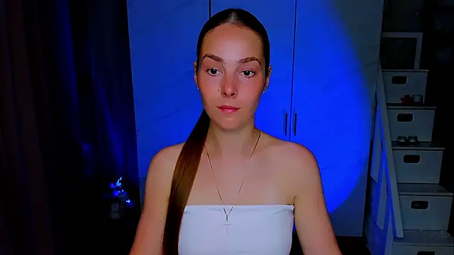 Maddy Wood  online show from 29, 7, 2026