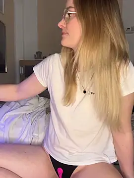 melanieTesss online show from 25, 4, 2026