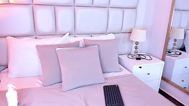 annybentleii online show from 23, 4, 2026