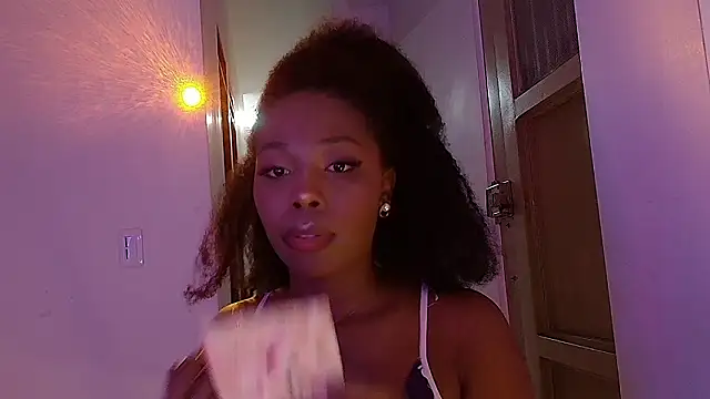 Lunaruiz online show from 12, 3, 2026