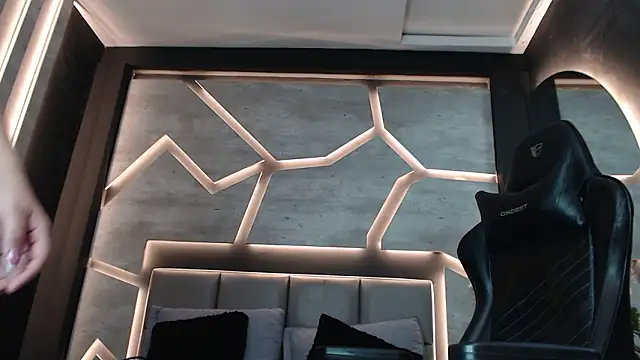 SilkNyx online show from 10, 3, 2026