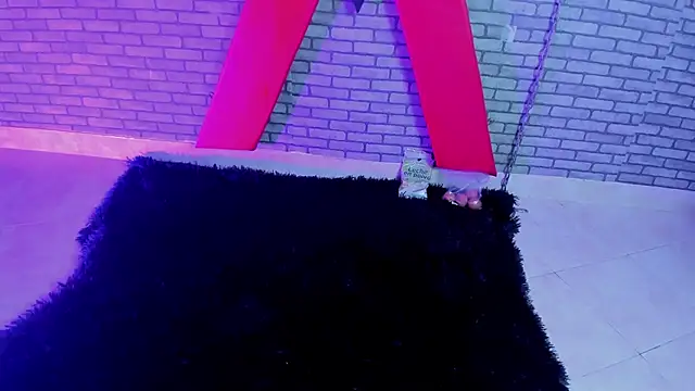 hillary bigbutt online show from 24, 4, 2026