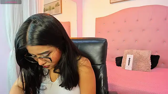 mila quin online show from 16, 4, 2026