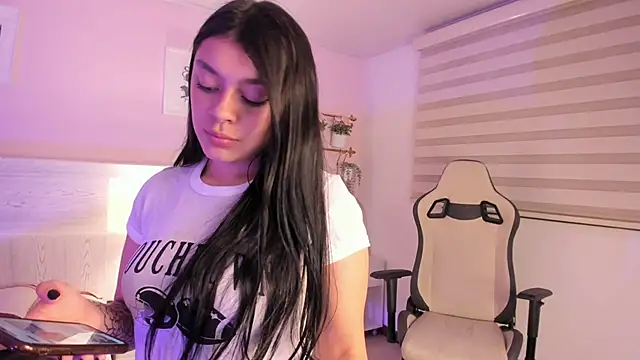 Lummii  online show from 28, 4, 2026