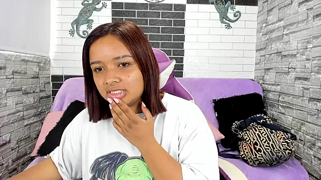 Sienna Lux01 online show from 4, 3, 2026