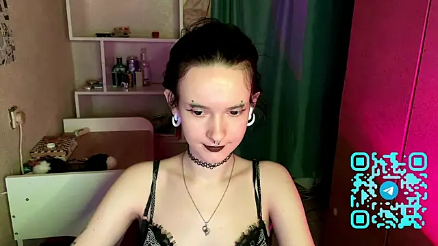 MabelDefina online show from 26, 4, 2026