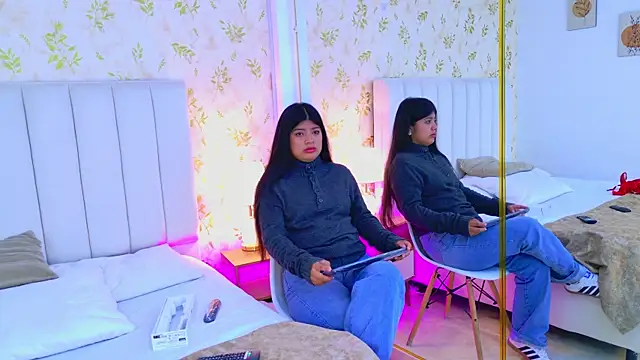 Khloe Moon online show from 28, 4, 2026