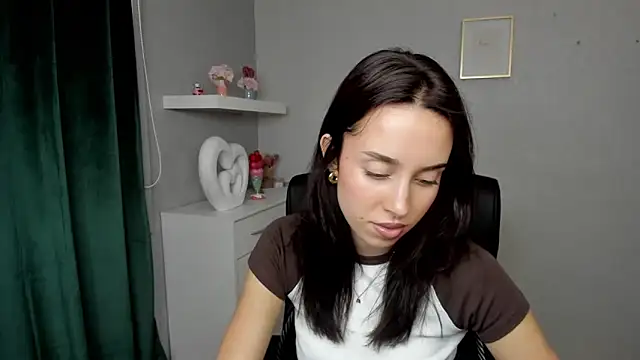 Snapshot of AdeleSolo chatting on 25, 5, 2026 AdeleSolo online show from 25, 5, 2026