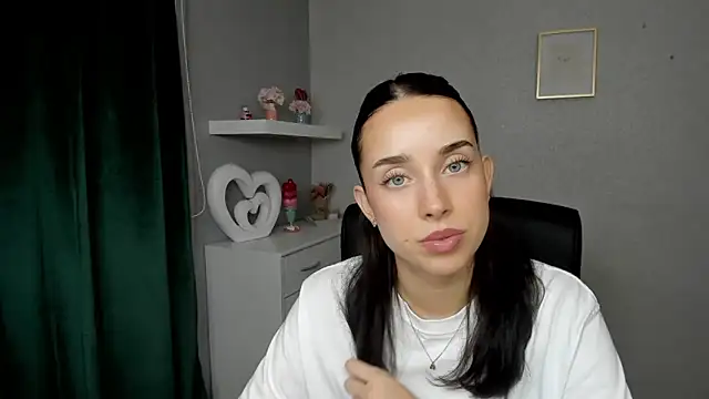 Snapshot of AdeleSolo chatting on 27, 5, 2026 AdeleSolo online show from 27, 5, 2026