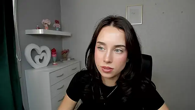 Snapshot of AdeleSolo chatting on 1, 6, 2026 AdeleSolo online show from 1, 6, 2026