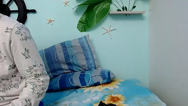 skinnysexy18 online show from 3, 3, 2026