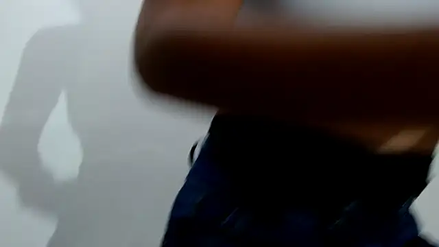 skinnysexy18 online show from 27, 4, 2026