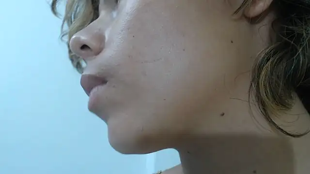 skinnysexy18 online show from 11, 6, 2026