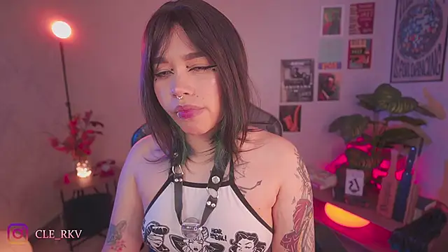 violette clerk1  online show from 25, 4, 2026