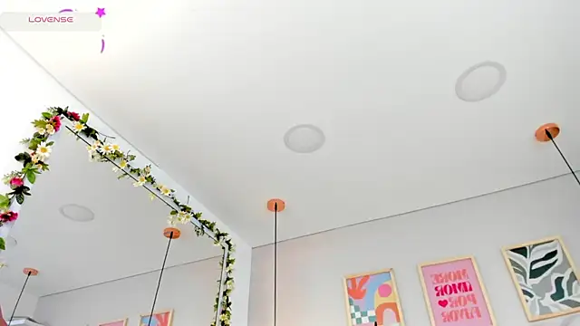 Mia Bailey  online show from 22, 4, 2026