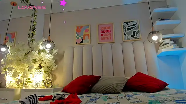 Mia Bailey  online show from 23, 4, 2026