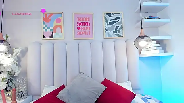 Mia Bailey  online show from 24, 4, 2026