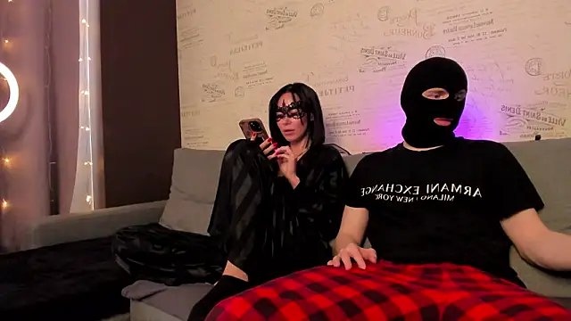 weloves33x online show from 12, 3, 2026