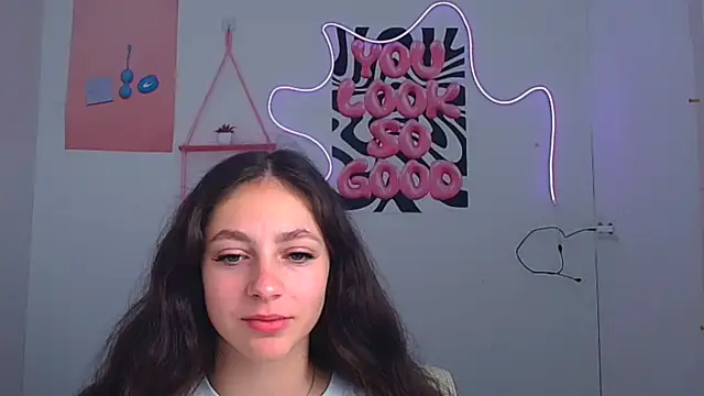 Snapshot of KissMeJulia chatting on 25, 6, 2026 KissMeJulia online show from 25, 6, 2026