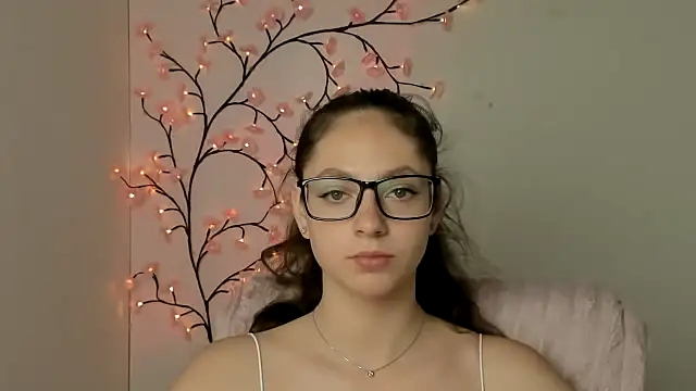 Snapshot of KissMeJulia chatting on 26, 6, 2026 KissMeJulia online show from 26, 6, 2026