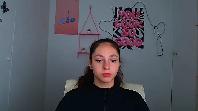 Snapshot of KissMeJulia chatting on 7, 7, 2026 KissMeJulia online show from 7, 7, 2026