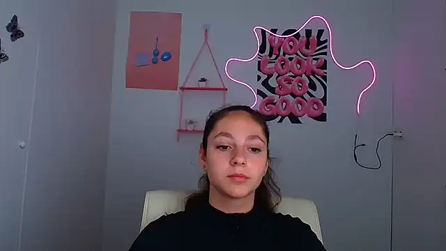 Snapshot of KissMeJulia chatting on 7, 7, 2026 KissMeJulia online show from 7, 7, 2026
