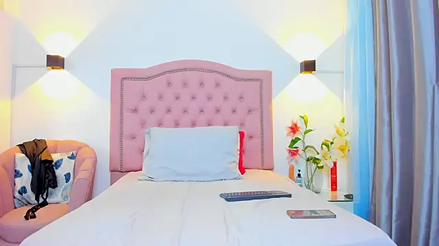 Paulynavera online show from 24, 4, 2026