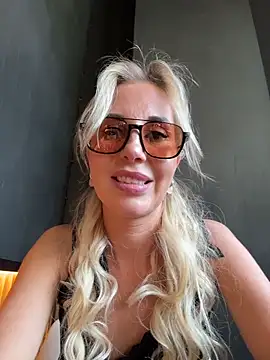 LisaMurr online show from 12, 6, 2026