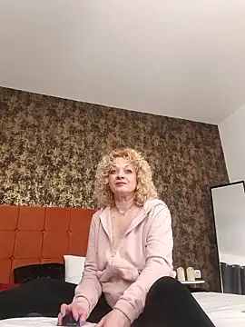 LaireeFelini online show from 5, 3, 2026