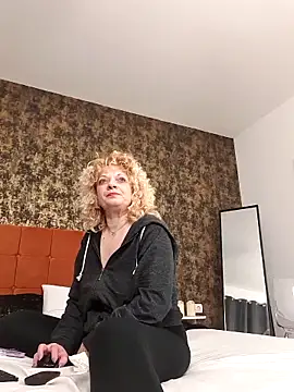 LaireeFelini online show from 8, 3, 2026