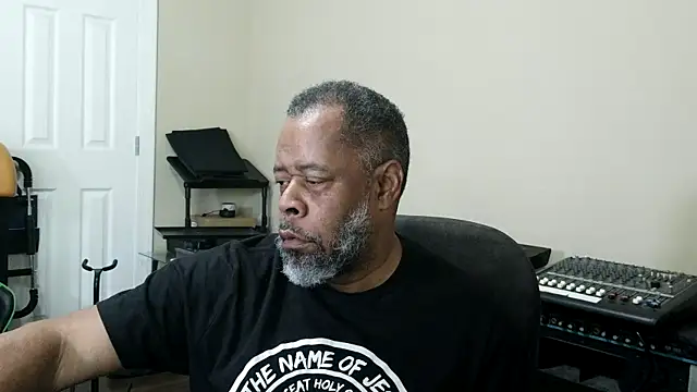 Cleozevo1961 online show from 17, 4, 2026