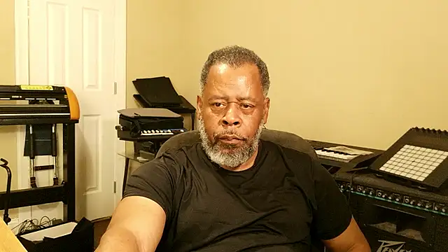 Cleozevo1961 online show from 27, 4, 2026