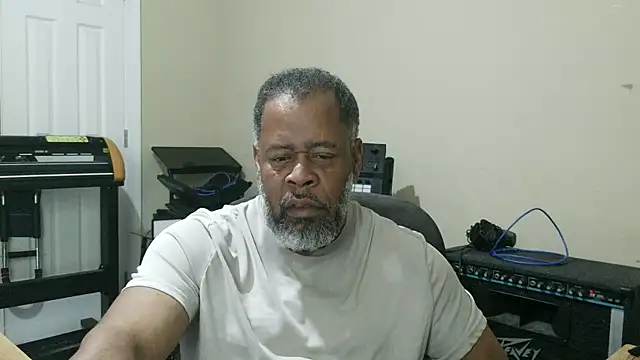 Snapshot of Cleozevo1961 chatting on 30, 4, 2026 Cleozevo1961 online show from 30, 4, 2026