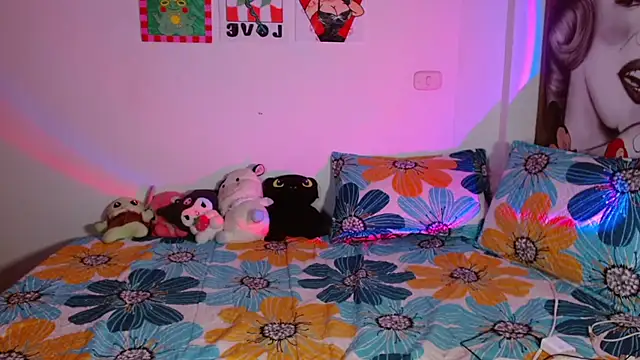 chloe roxy online show from 10, 4, 2026