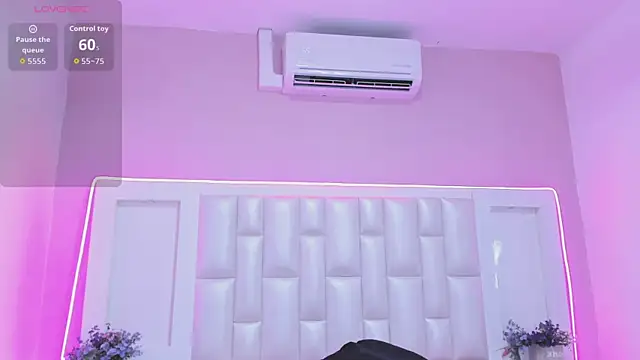 Liia Collins online show from 7, 4, 2026