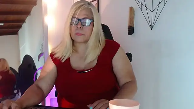 Snapshot of eva_colen50 chatting on 4, 4, 2026 eva colen50 online show from 4, 4, 2026