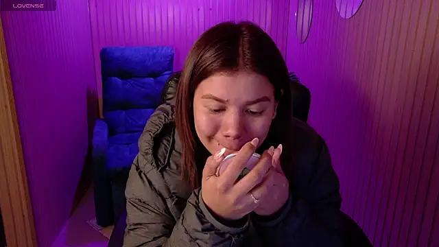 Alessia Monroe  online show from 28, 4, 2026